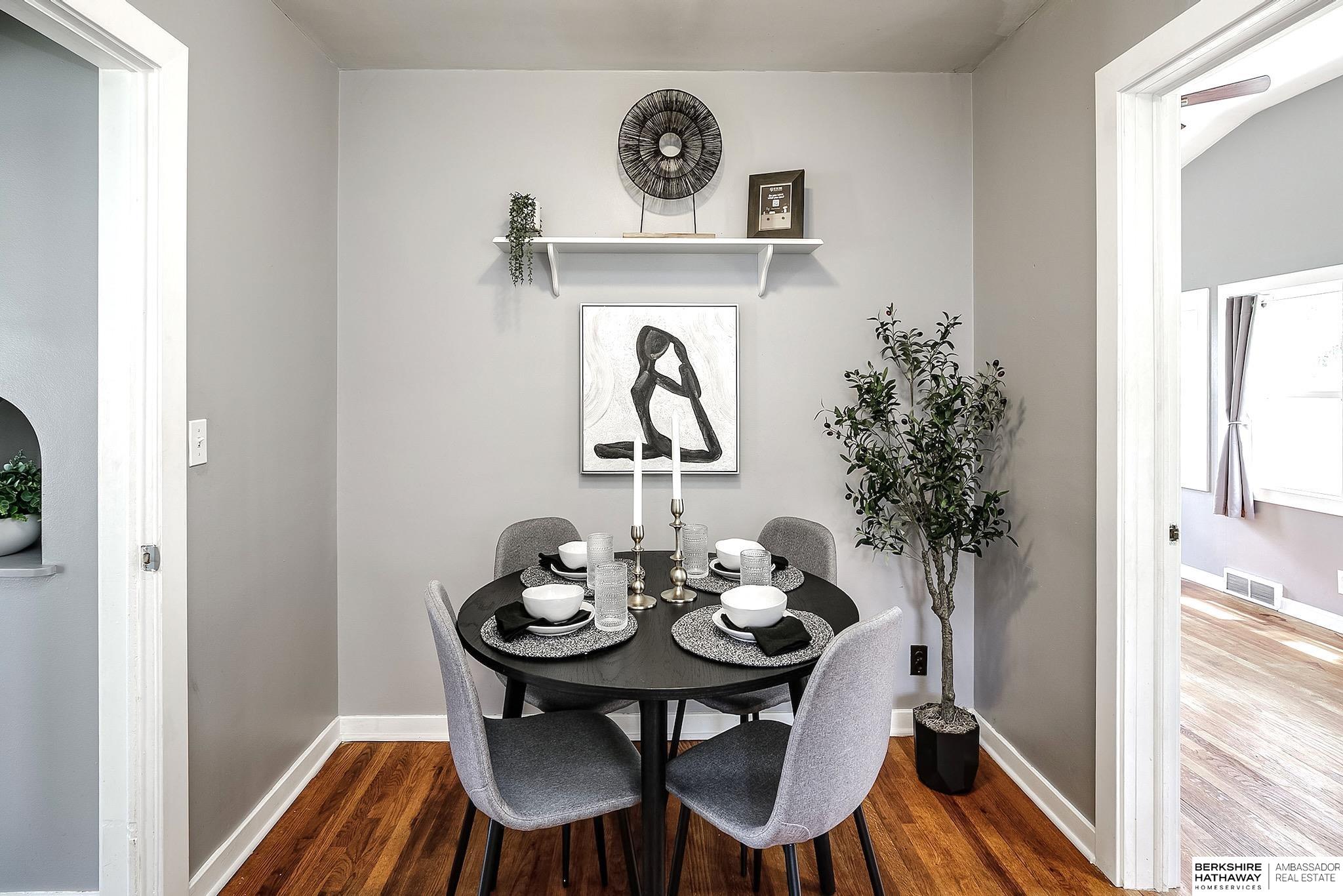 Omaha, Nebraska 68104, United States, 2 Bedrooms Bedrooms, ,1 BathroomBathrooms,Residential,Pending,141066