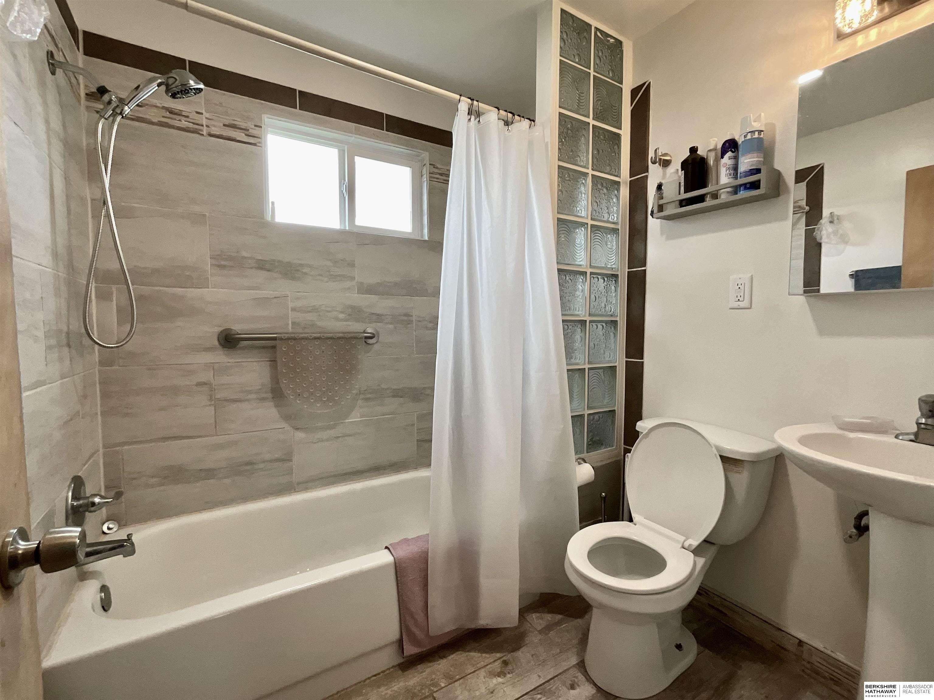 Omaha, Nebraska 68104, United States, 2 Bedrooms Bedrooms, ,1 BathroomBathrooms,Residential,Active,150777