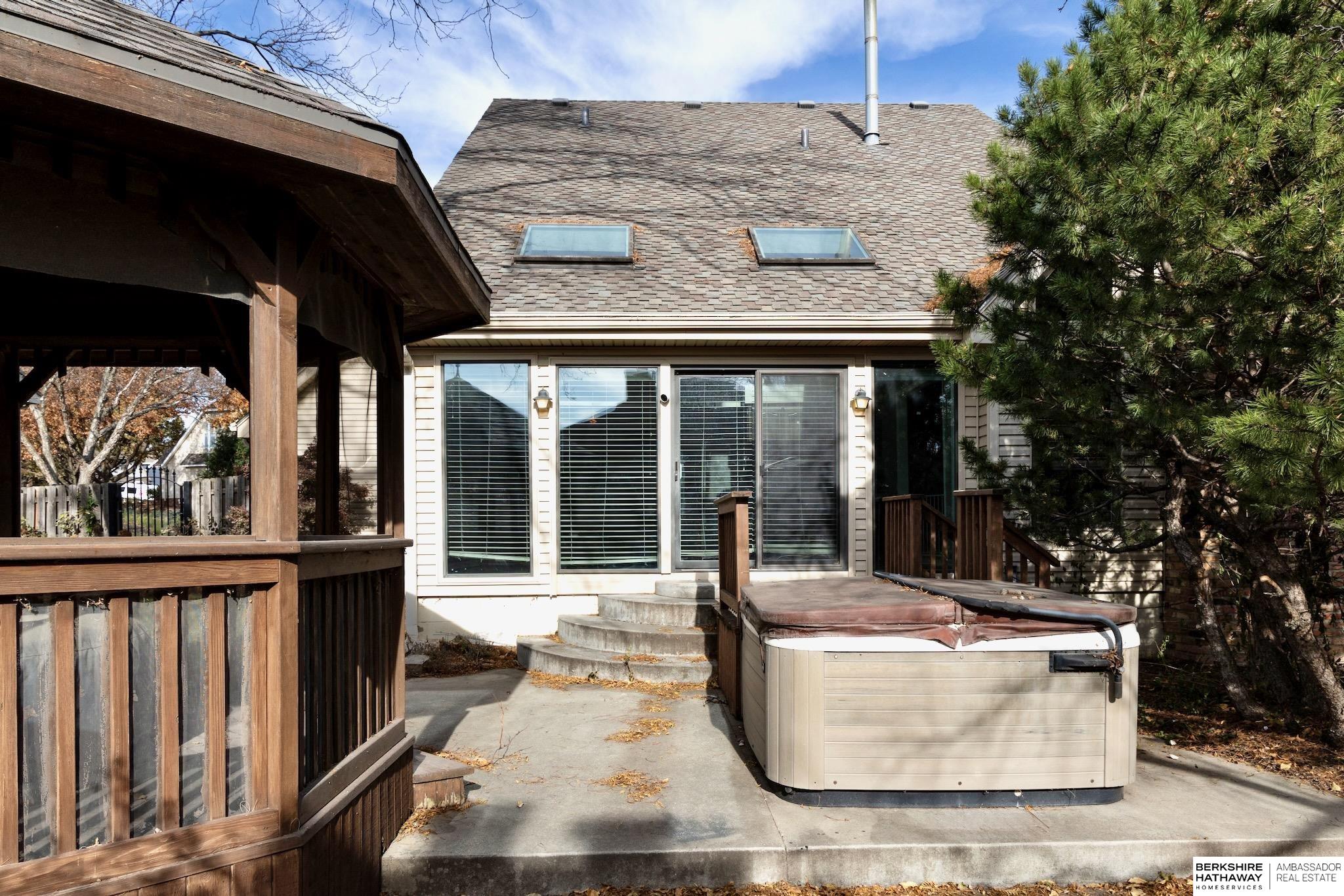 Omaha, Nebraska 68154, United States, 4 Bedrooms Bedrooms, ,3 BathroomsBathrooms,Residential,Active,247781