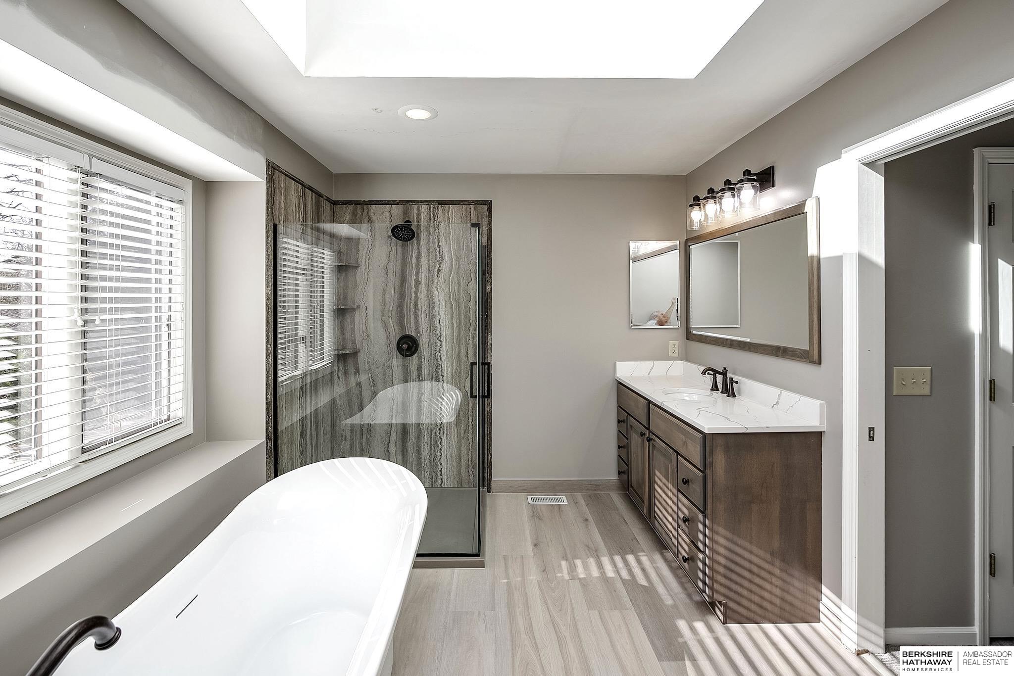 Omaha, Nebraska 68154, United States, 4 Bedrooms Bedrooms, ,3 BathroomsBathrooms,Residential,Active,247781