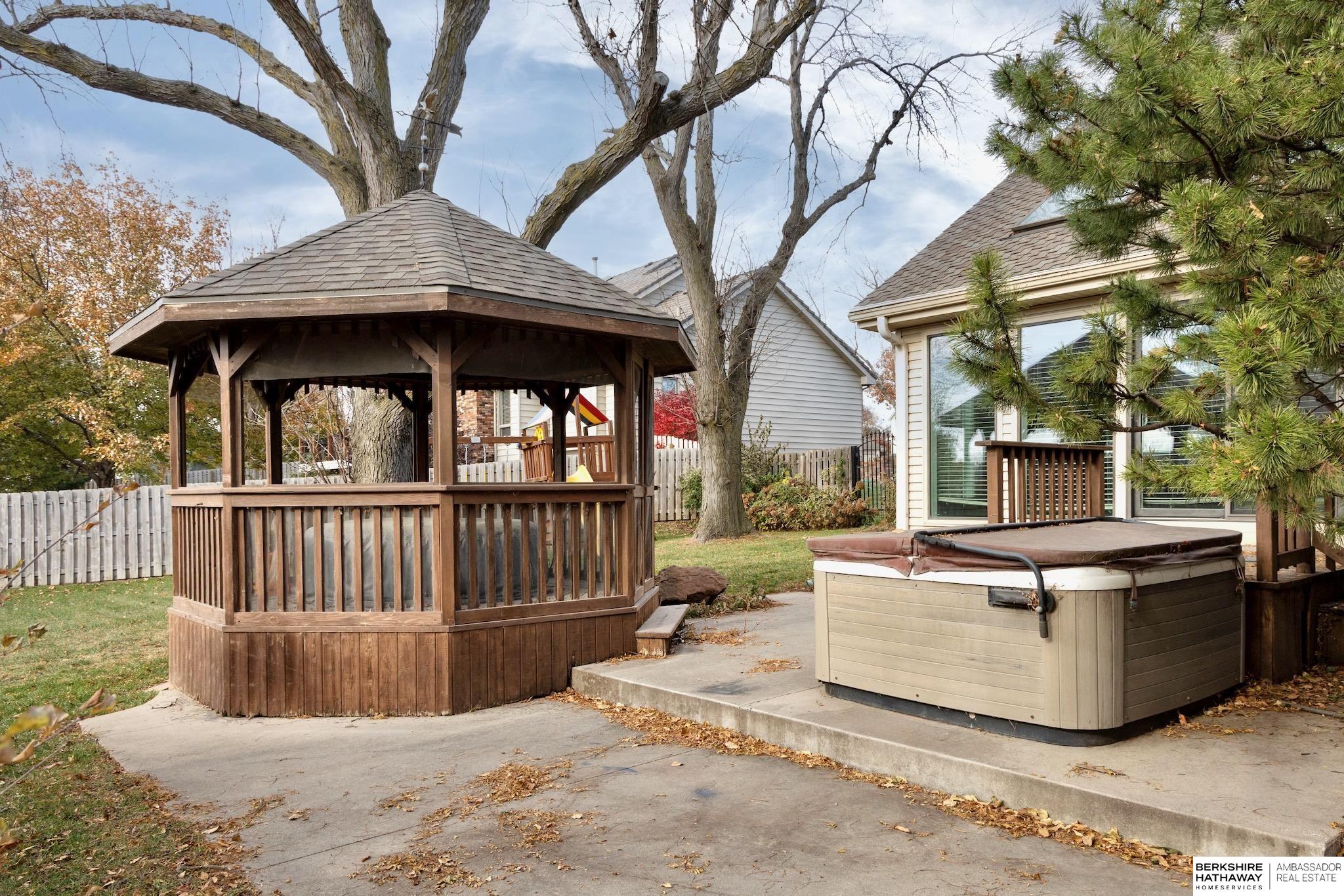 Omaha, Nebraska 68154, United States, 4 Bedrooms Bedrooms, ,3 BathroomsBathrooms,Residential,Active,247781