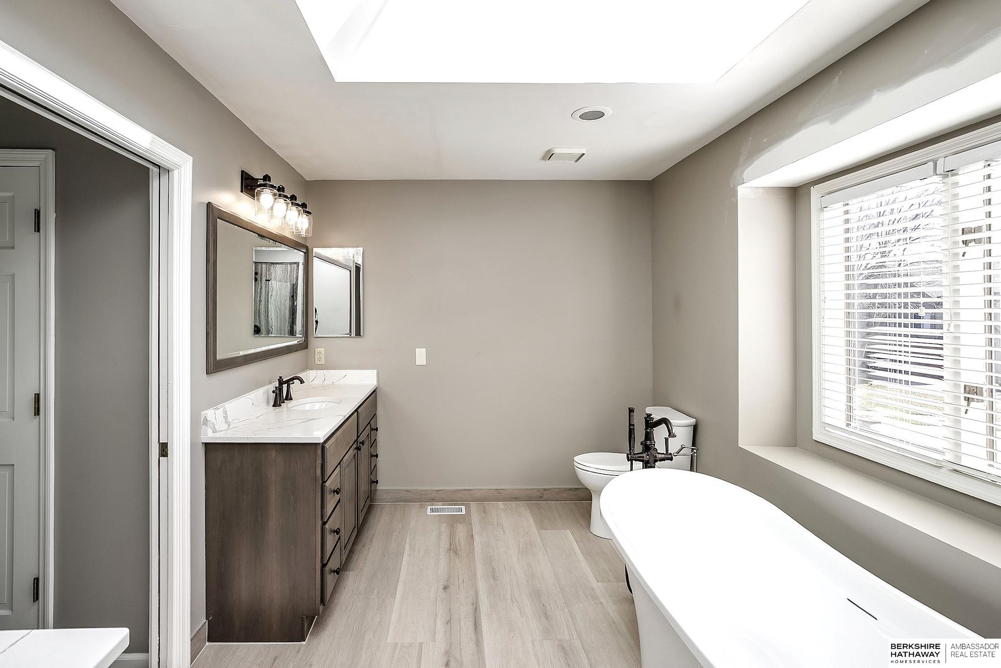 Omaha, Nebraska 68154, United States, 4 Bedrooms Bedrooms, ,3 BathroomsBathrooms,Residential,Active,247781