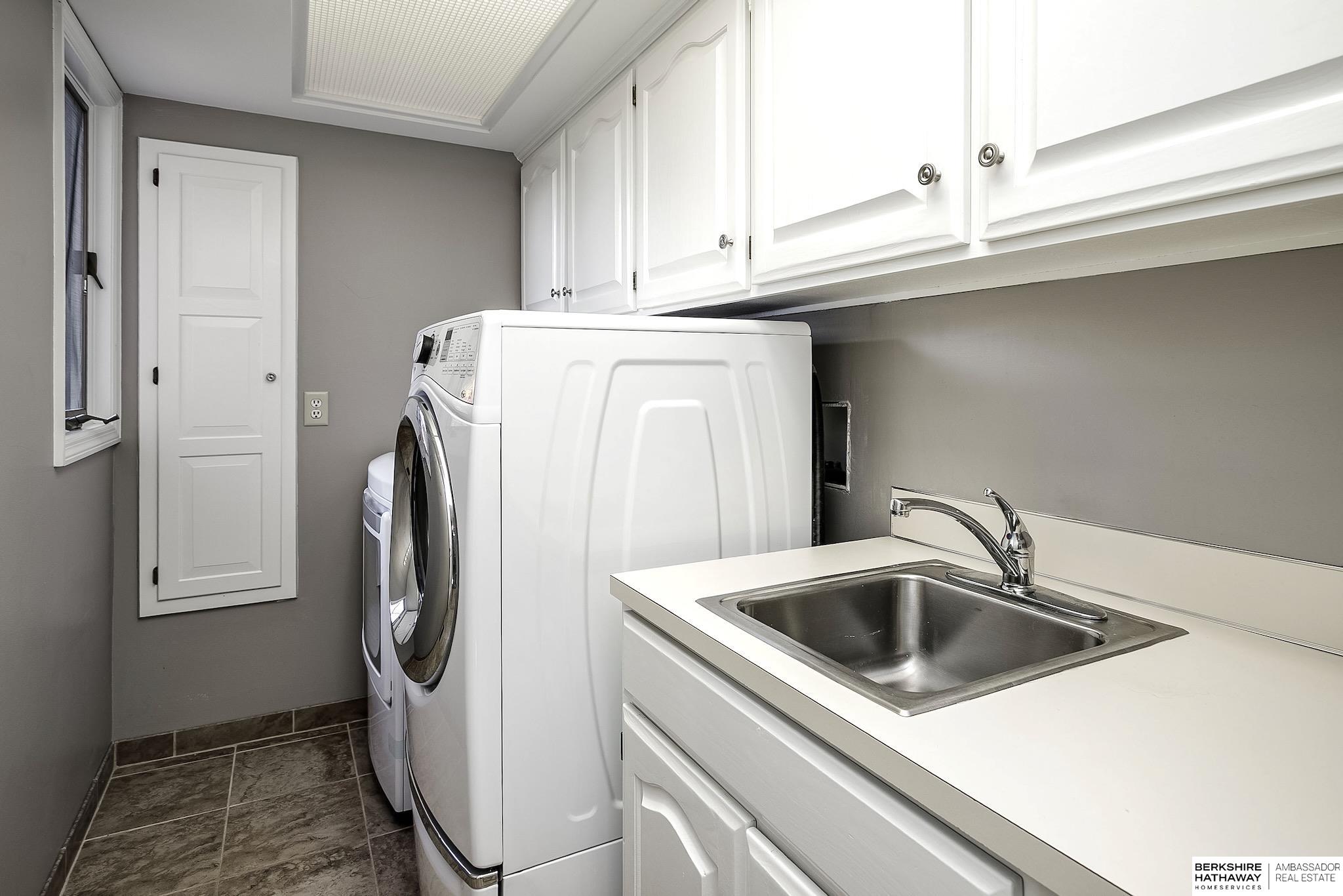 Omaha, Nebraska 68154, United States, 4 Bedrooms Bedrooms, ,3 BathroomsBathrooms,Residential,Active,247781