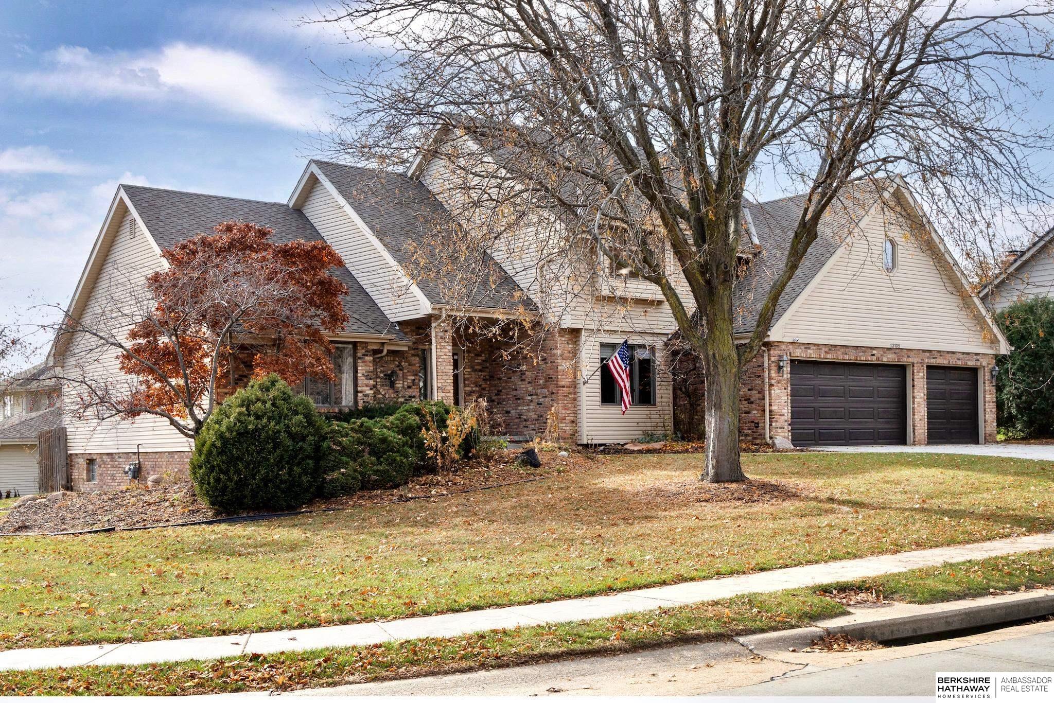 Omaha, Nebraska 68154, United States, 4 Bedrooms Bedrooms, ,3 BathroomsBathrooms,Residential,Active,247781