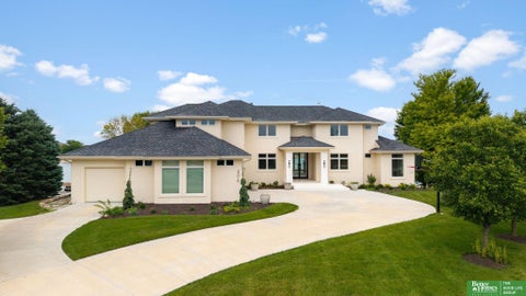 Photo of 25016 Emile Circle, Waterloo, NE 68069 (MLS # 22618732)