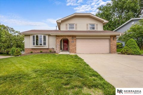 Photo of 12978 Miami Circle, Omaha, NE 68164 (MLS # 22614253)