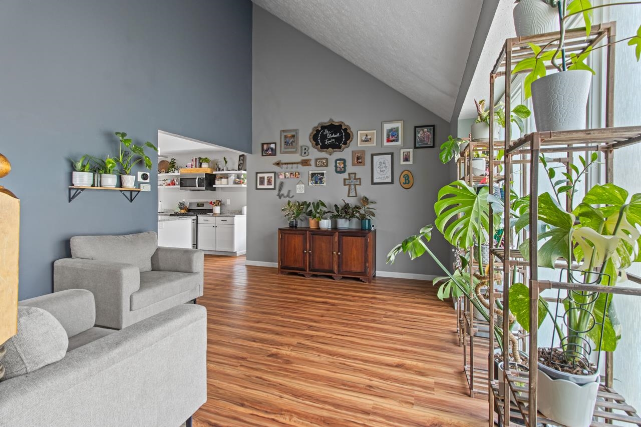 Bellevue, Nebraska 68123, United States, 3 Bedrooms Bedrooms, ,3 BathroomsBathrooms,Residential,Pending,111136