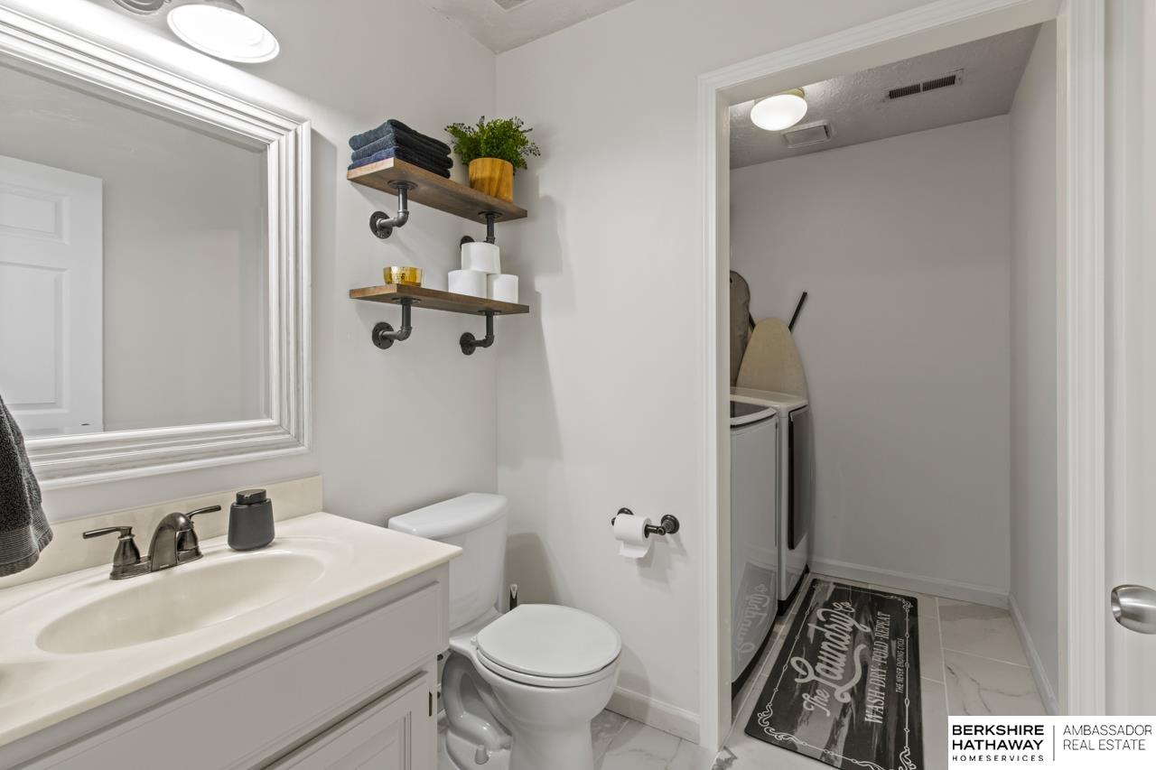 Bellevue, Nebraska 68123, United States, 3 Bedrooms Bedrooms, ,3 BathroomsBathrooms,Residential,Pending,111136