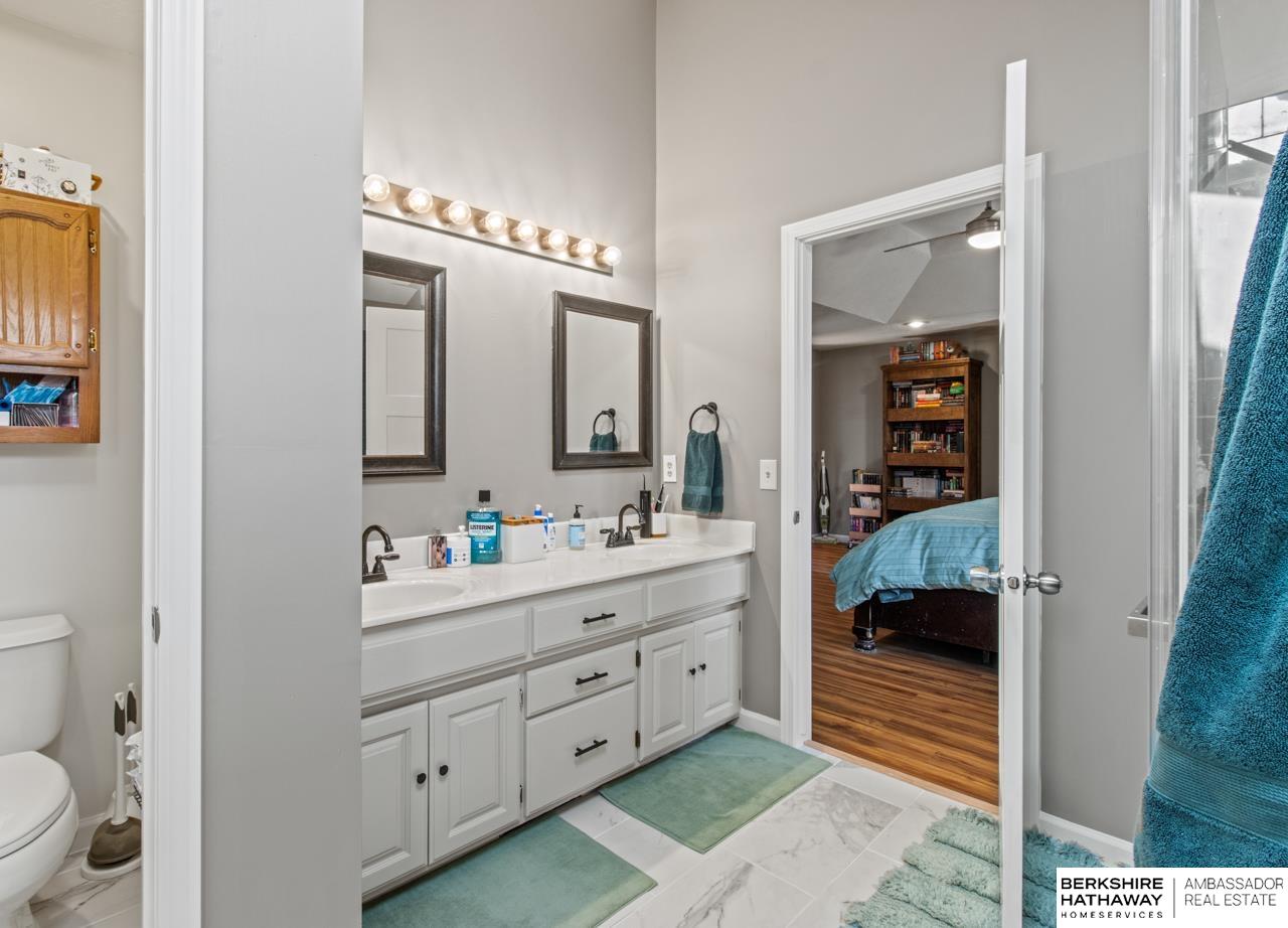 Bellevue, Nebraska 68123, United States, 3 Bedrooms Bedrooms, ,3 BathroomsBathrooms,Residential,Pending,111136