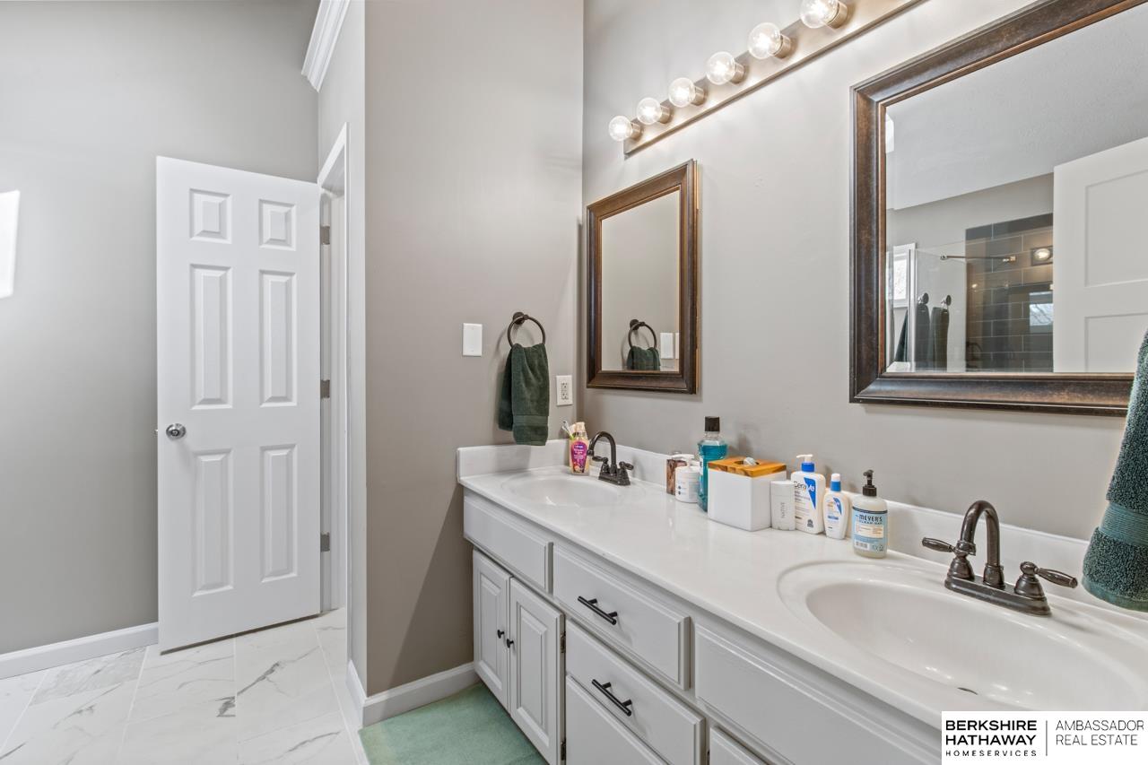 Bellevue, Nebraska 68123, United States, 3 Bedrooms Bedrooms, ,3 BathroomsBathrooms,Residential,Pending,111136