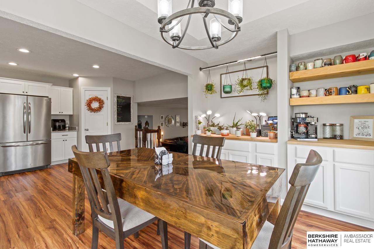 Bellevue, Nebraska 68123, United States, 3 Bedrooms Bedrooms, ,3 BathroomsBathrooms,Residential,Pending,111136