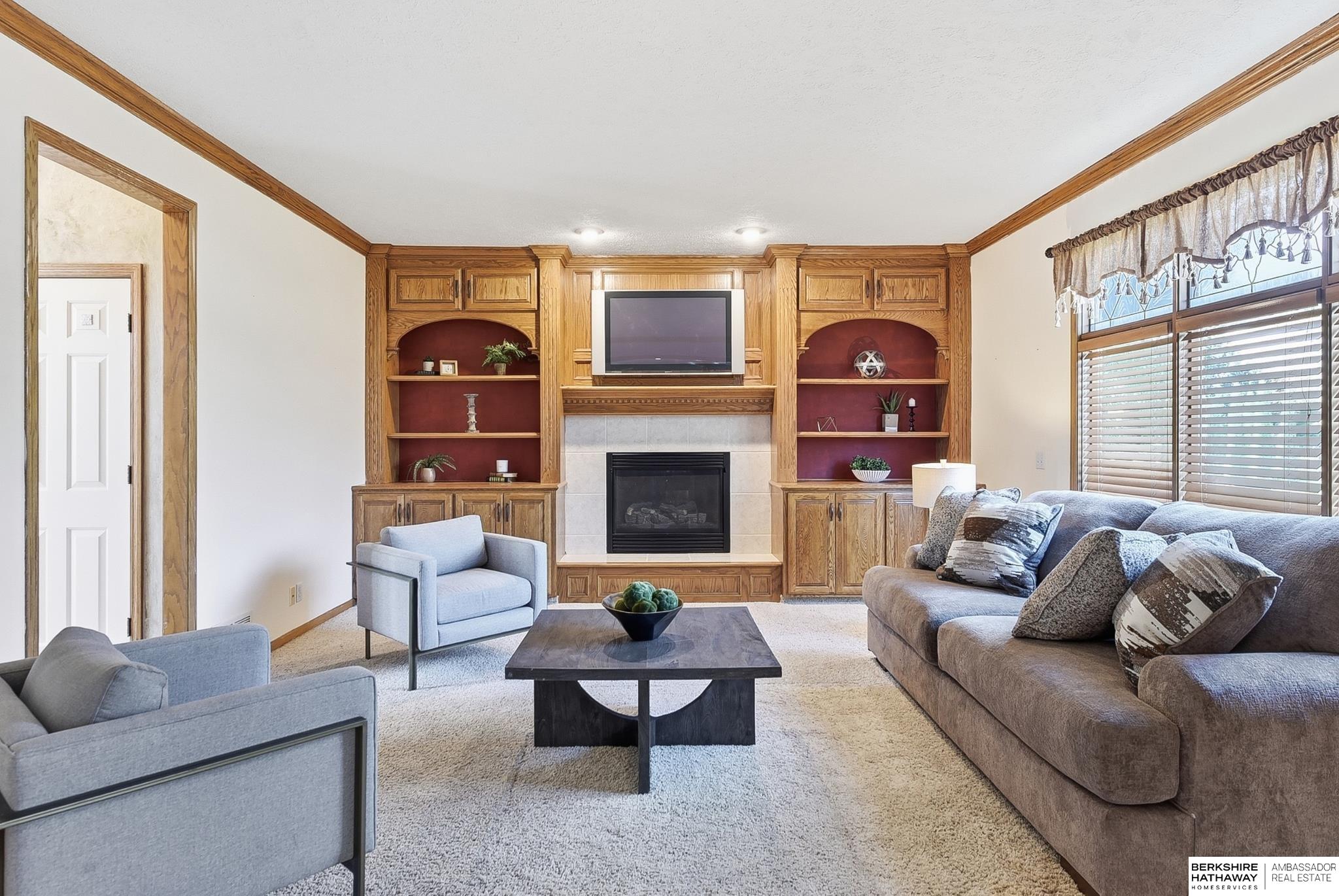 17122 V Street