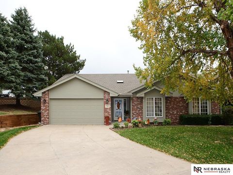 Photo of 7001 S 156th Avenue Circle, Omaha, NE 68136 (MLS # 22530854)