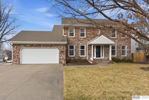 Photo of 1006 Tekamah Lane, Papillion, NE 68046 (MLS # 22607931)