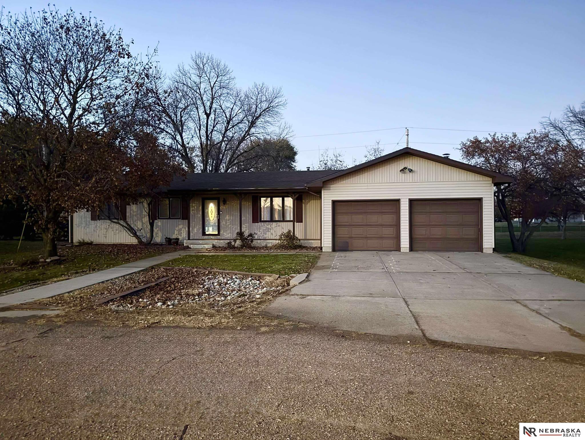 Photo 1 of 30 — 4152 Arizona Avenue, Grand Island, NE 68803