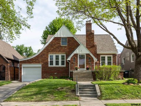 Photo of 6014 Poppleton Avenue, Omaha, NE 68106 (MLS # 22611640)
