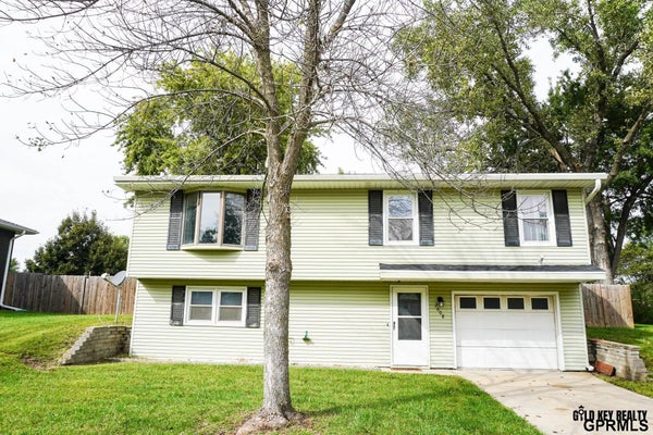 2608 ELLA ST, BEATRICE, NE 68310 - Image e2442eb8eaa71b6f9ff0cd52cc9ca801/4251486692