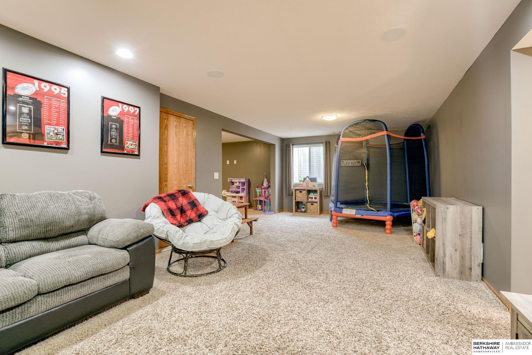 Seward, Nebraska 68434, United States, 4 Bedrooms Bedrooms, ,3 BathroomsBathrooms,Residential,Active,105589