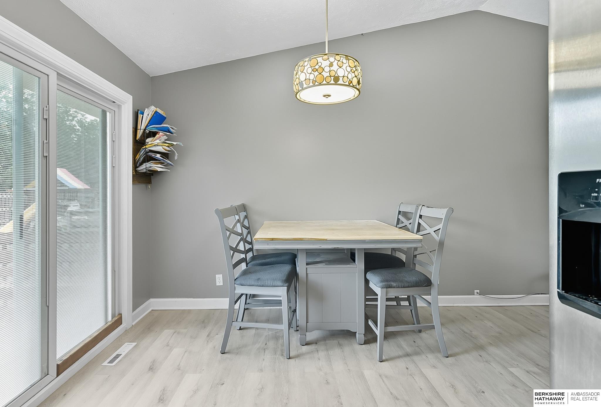 Omaha, Nebraska 68138, United States, 3 Bedrooms Bedrooms, ,2 BathroomsBathrooms,Residential,Pending,206593