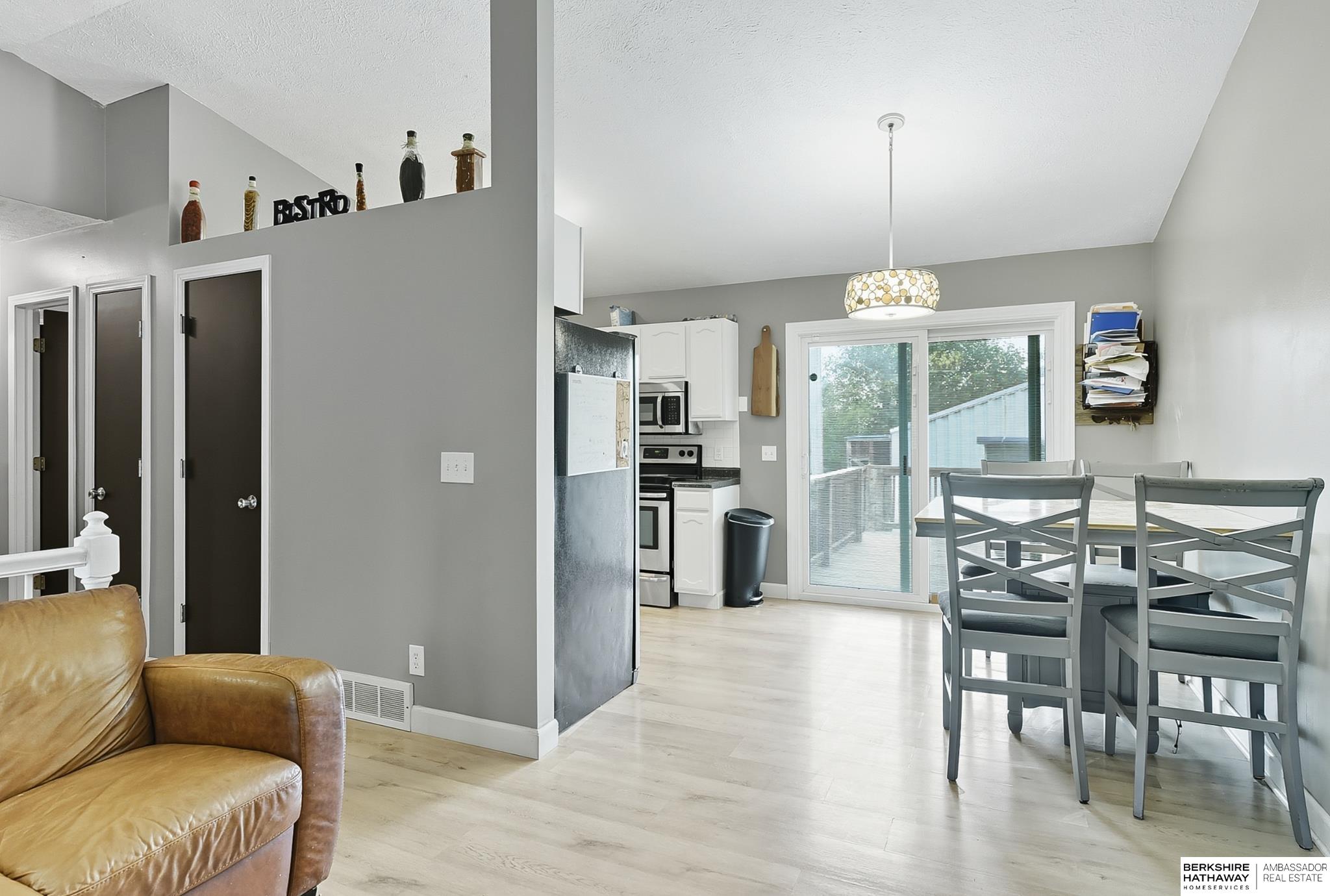 Omaha, Nebraska 68138, United States, 3 Bedrooms Bedrooms, ,2 BathroomsBathrooms,Residential,Pending,206593