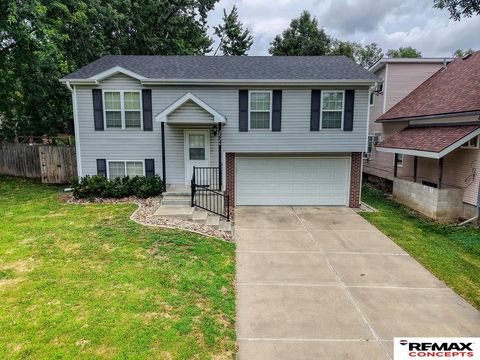 Photo of 2526 NW 8th Street, Lincoln, NE 68521 (MLS # 22619400)