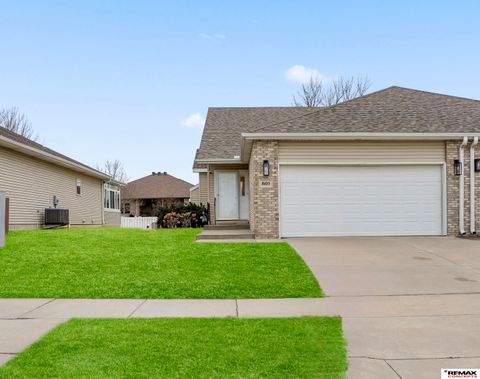 Photo of 8105 Cheney Ridge Road, Lincoln, NE 68516 (MLS # 22608360)