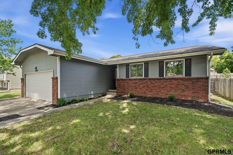 Photo of 4220 Jacquelyn Drive, Lincoln, NE 68516 (MLS # 22615370)