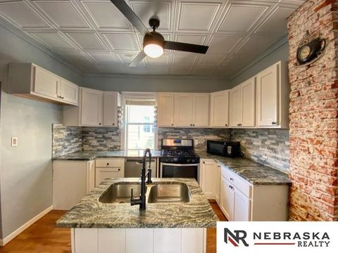 Photo of 2408 Poppleton Avenue, Omaha, NE 68105 (MLS # 22528926)