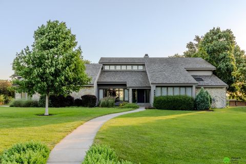 Photo of 9520 Calvert Street, Lincoln, NE 68520 (MLS # 22616470)