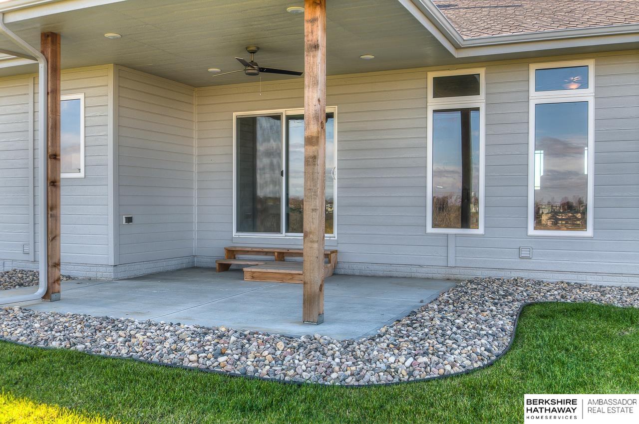 Bellevue, Nebraska 68123, United States, 5 Bedrooms Bedrooms, ,3 BathroomsBathrooms,Residential,Active,137616