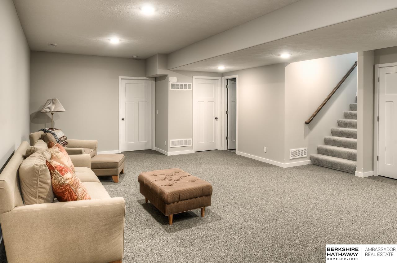 Bellevue, Nebraska 68123, United States, 5 Bedrooms Bedrooms, ,3 BathroomsBathrooms,Residential,Active,137616