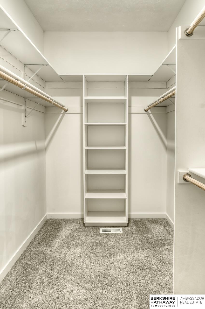 Bellevue, Nebraska 68123, United States, 5 Bedrooms Bedrooms, ,3 BathroomsBathrooms,Residential,Active,137616