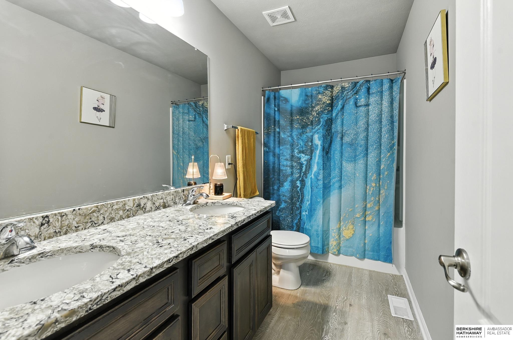 Omaha, Nebraska 68116, United States, 4 Bedrooms Bedrooms, ,2 BathroomsBathrooms,Residential,Active,190960