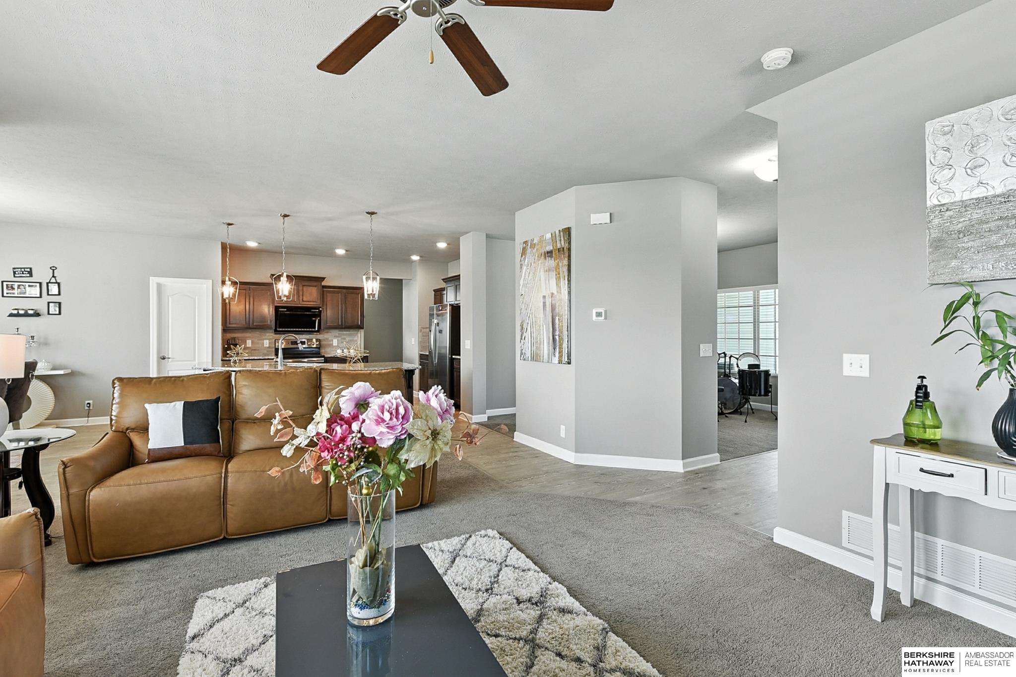 Omaha, Nebraska 68116, United States, 4 Bedrooms Bedrooms, ,2 BathroomsBathrooms,Residential,Active,190960