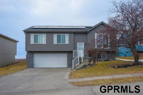 Photo of 7724 Fillmore Street, Omaha, NE 68122 (MLS # 22605355)