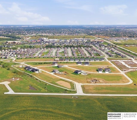 6519 S 214TH AVE, ELKHORN, NE 68022 - Image e39cab630b7fc2a859a0740fcbba4ecf/2459983233