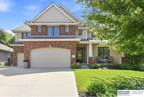 Photo of 1521 S 195th Circle, Omaha, NE 68130 (MLS # 22618409)
