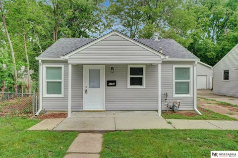 Photo of 1150 Lake Street, Lincoln, NE 68502 (MLS # 22528983)