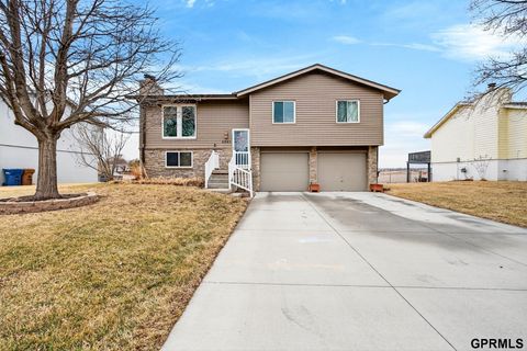 Photo of 5201 Galloway Street, Omaha, NE 68157 (MLS # 22605811)