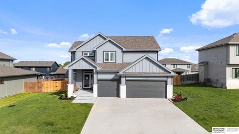 Photo of 12638 Carpenter Street, Papillion, NE 68138 (MLS # 22611188)
