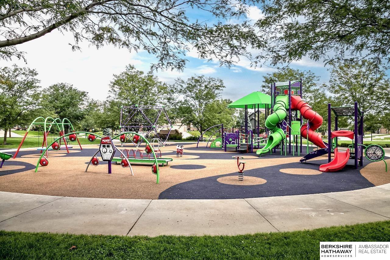 Gretna, Nebraska 68028, United States, 5 Bedrooms Bedrooms, ,3 BathroomsBathrooms,Residential,Active,195222