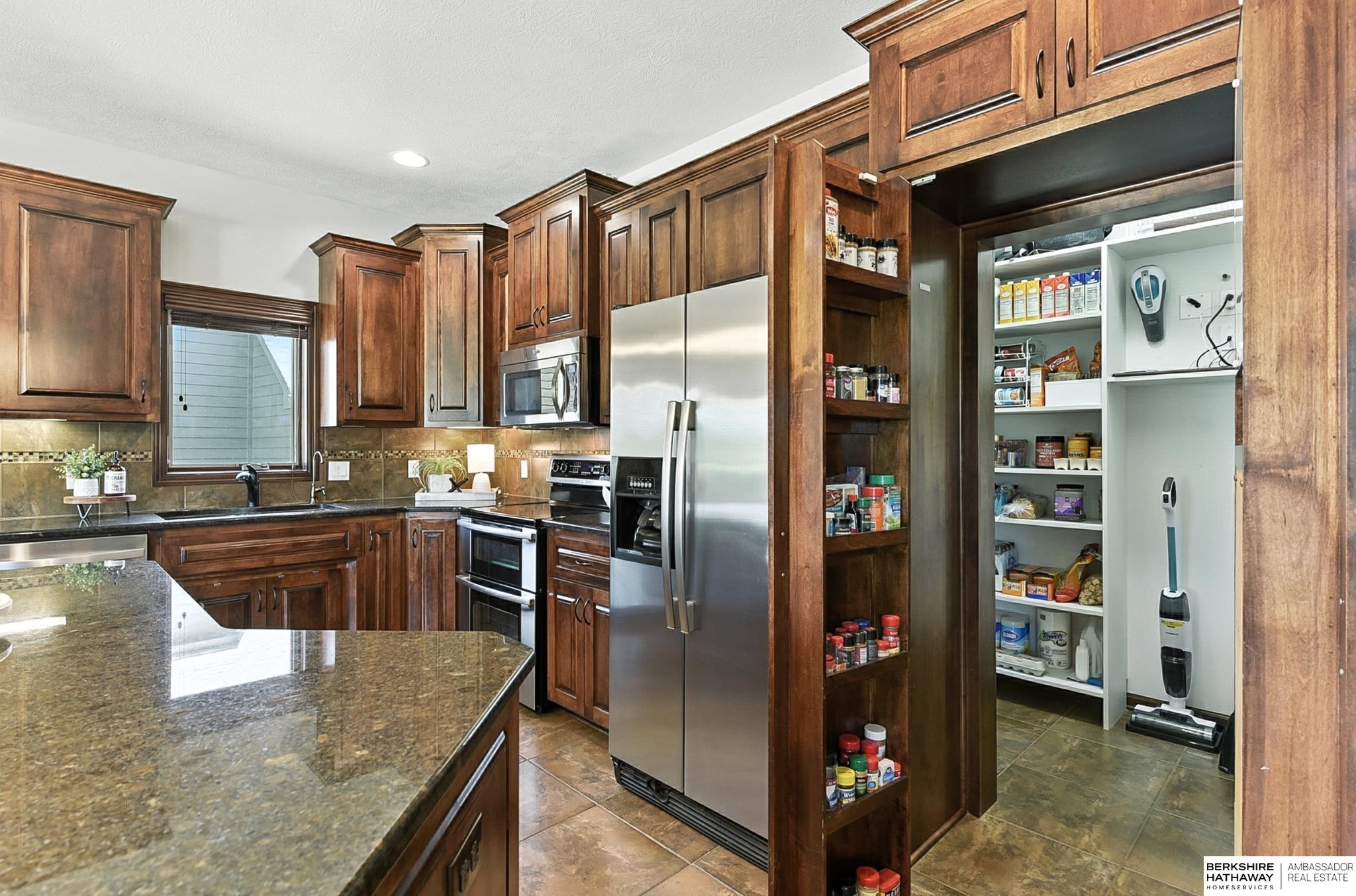 Gretna, Nebraska 68028, United States, 5 Bedrooms Bedrooms, ,3 BathroomsBathrooms,Residential,Active,195222