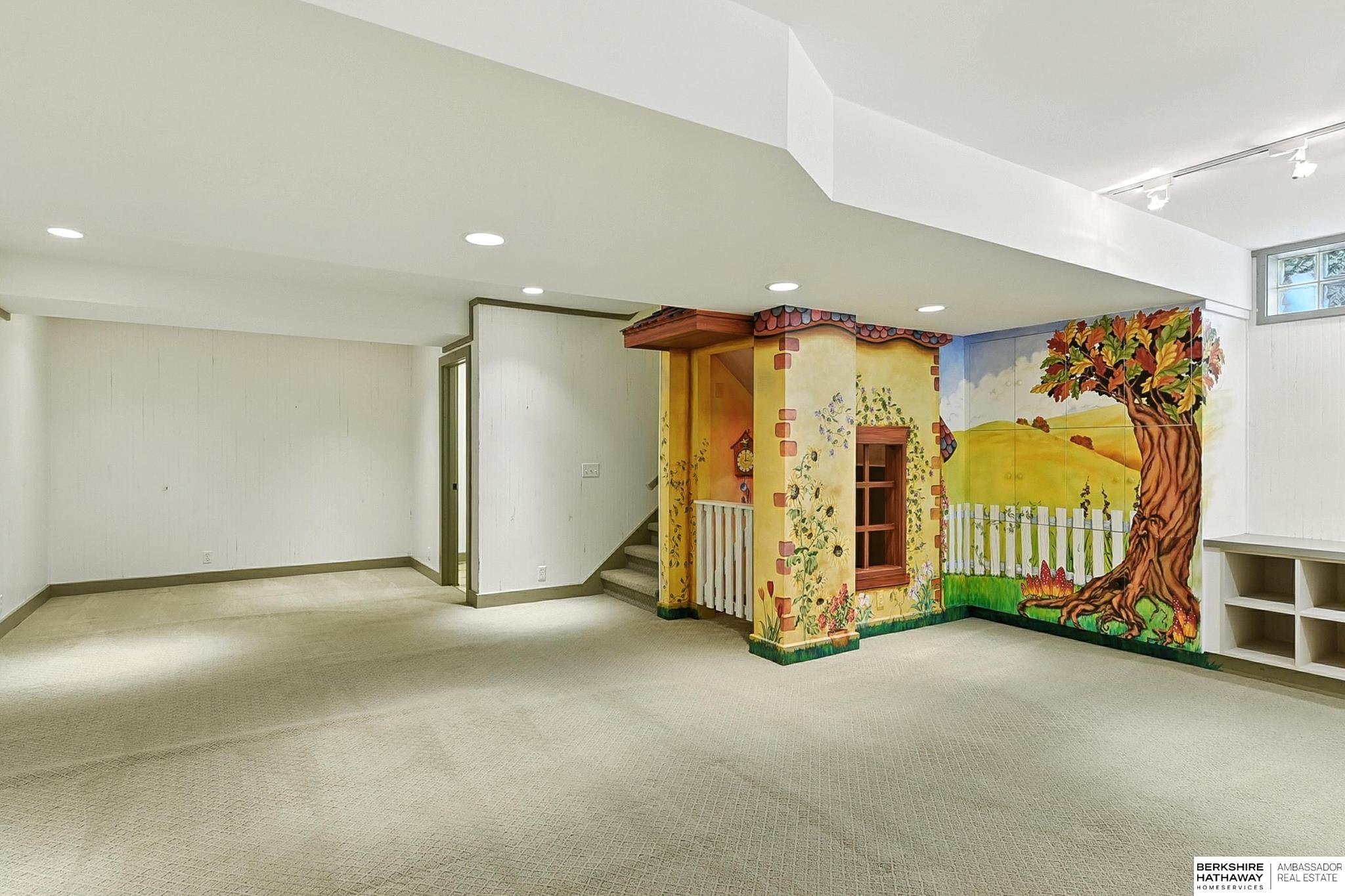 Omaha, Nebraska 68135, United States, 4 Bedrooms Bedrooms, ,3 BathroomsBathrooms,Residential,Active,163843