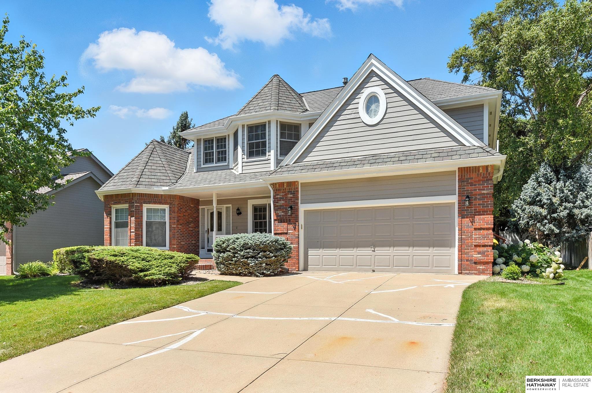 Omaha, Nebraska 68135, United States, 4 Bedrooms Bedrooms, ,3 BathroomsBathrooms,Residential,Active,163843