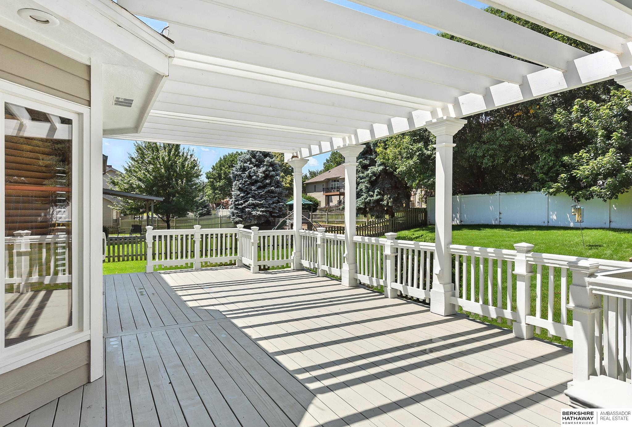 Omaha, Nebraska 68135, United States, 4 Bedrooms Bedrooms, ,3 BathroomsBathrooms,Residential,Active,163843