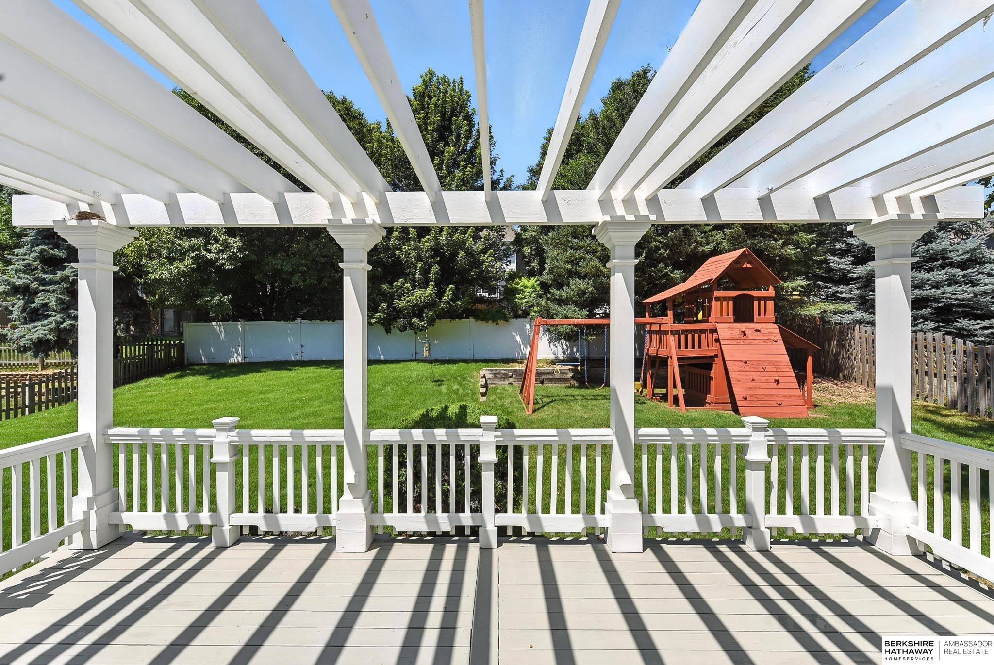 Omaha, Nebraska 68135, United States, 4 Bedrooms Bedrooms, ,3 BathroomsBathrooms,Residential,Active,163843