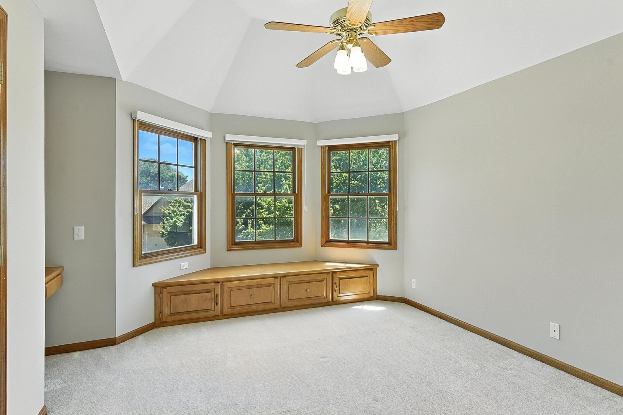 Omaha, Nebraska 68135, United States, 4 Bedrooms Bedrooms, ,3 BathroomsBathrooms,Residential,Active,163843