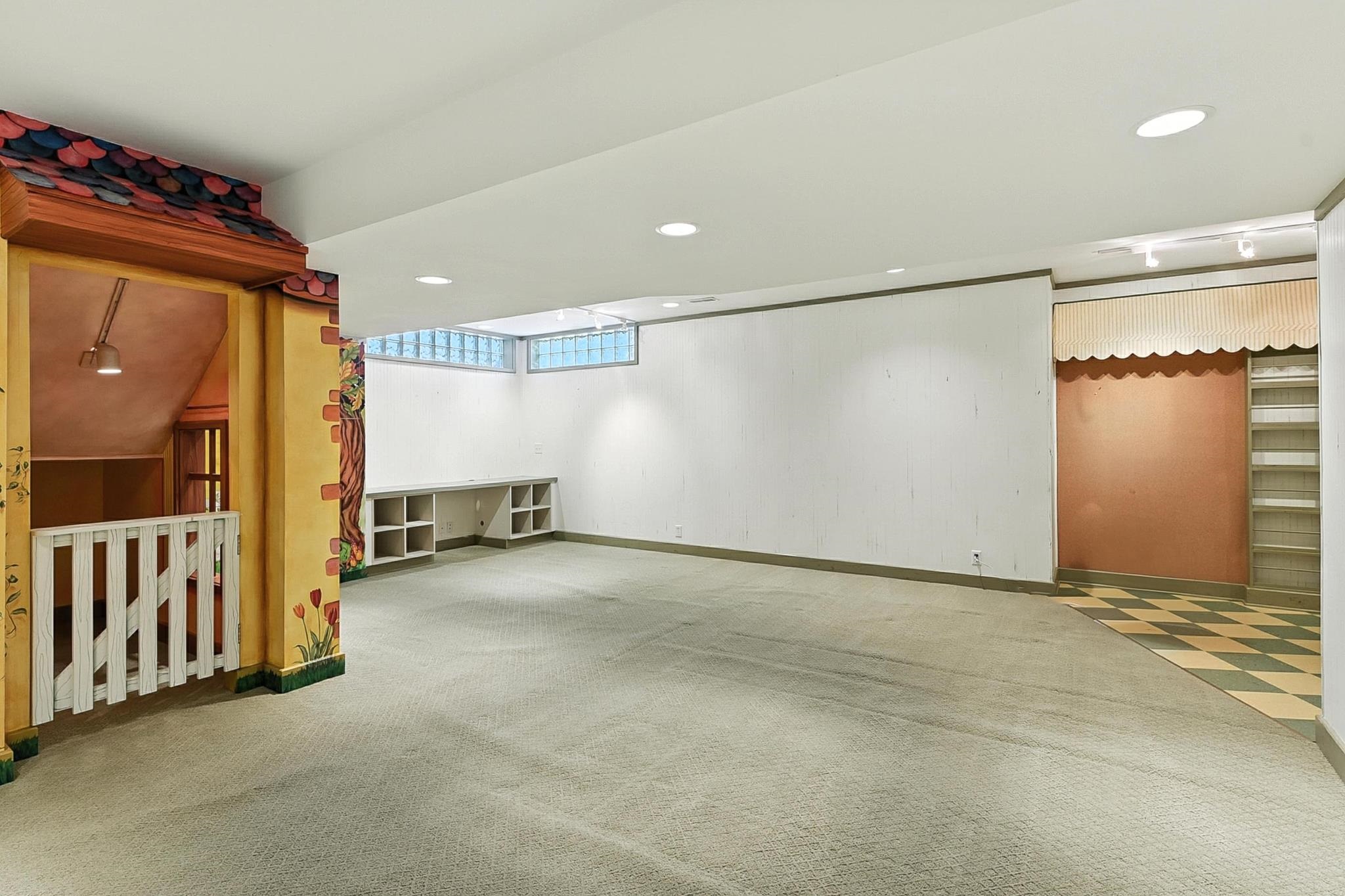 Omaha, Nebraska 68135, United States, 4 Bedrooms Bedrooms, ,3 BathroomsBathrooms,Residential,Active,163843