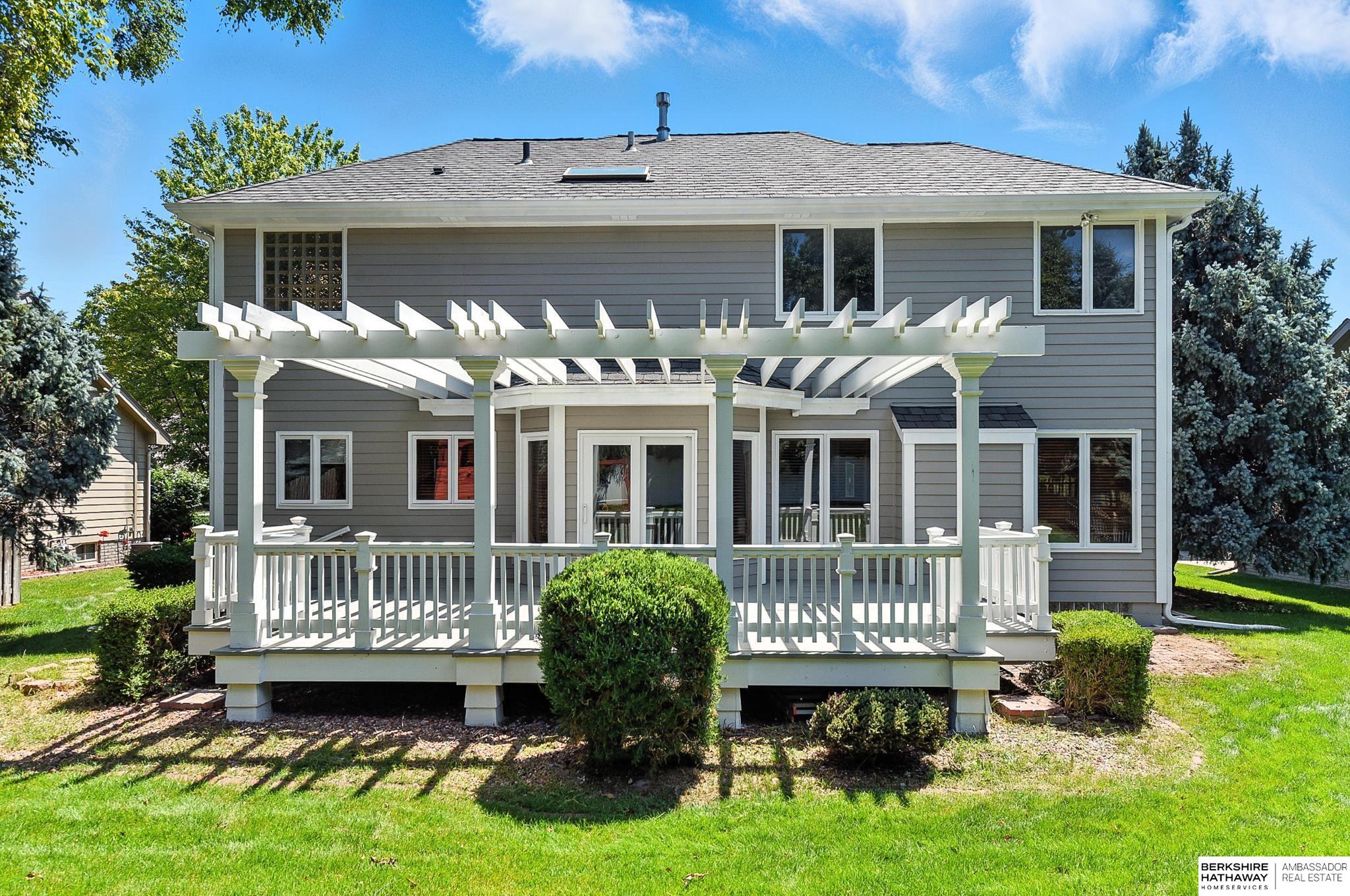 Omaha, Nebraska 68135, United States, 4 Bedrooms Bedrooms, ,3 BathroomsBathrooms,Residential,Active,163843