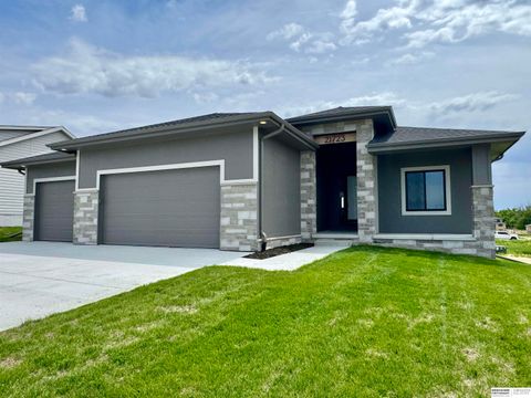 Photo of 21723 Glenmore Drive, Gretna, NE 68028 (MLS # 22608499)